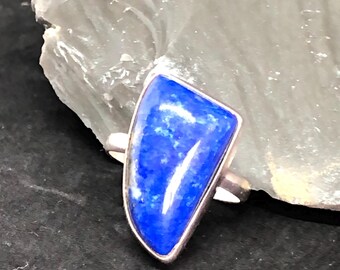 Vintage Lapis Lazuli Ring: Sterling Silver Freeform Cabochon