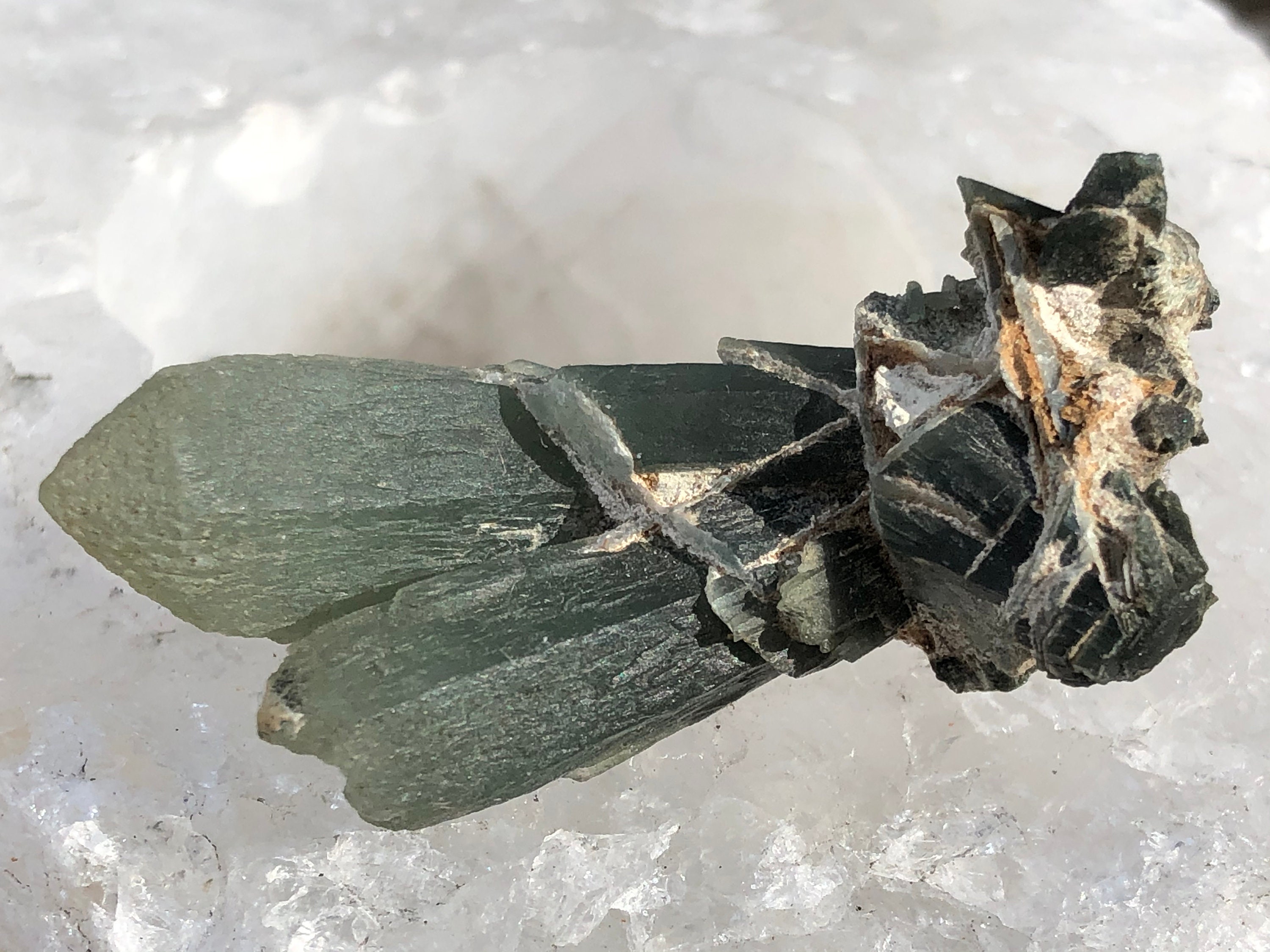 希少なセリフォス産グリーンクォーツ・プレーズ・クラスター - Etsy 日本