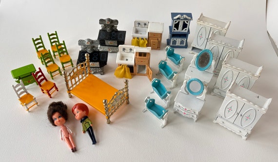 The Littles Family Mr. and Mrs. Mattel #1925 Dolls and Furniture