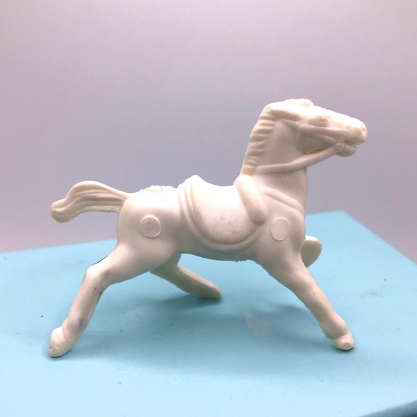 Vintage BETON White Plastic Horse 1959 No. 1000 Trotting Horse Dime Store Toys Bergen Toy and Novelty Co