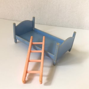 Vintage Blue Miniature Bunk Bed with Pink Ladder (3 7/8 inch)