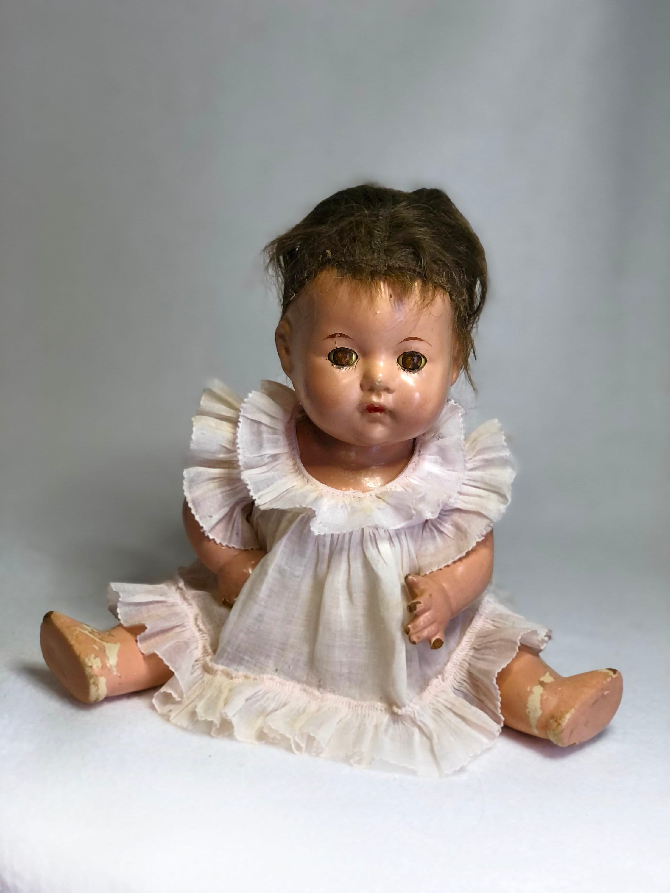 Vintage Madame Alexander Yvonne Doll: Dionne Quintuplets