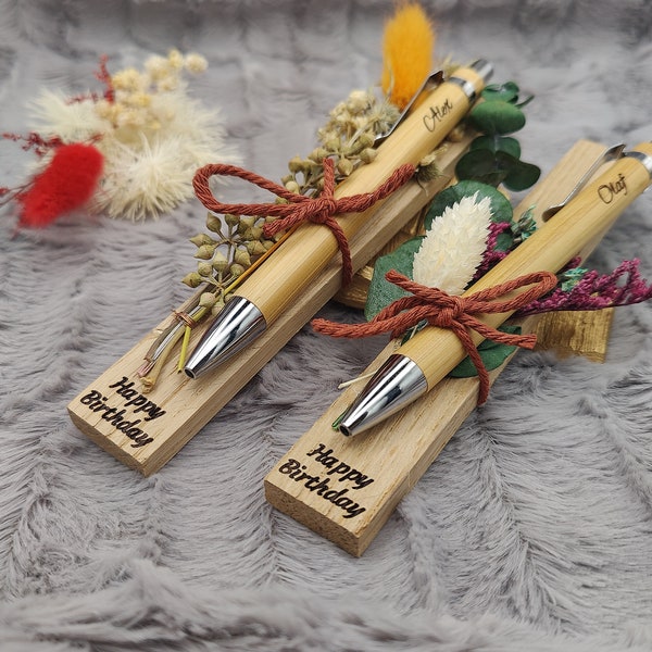 Kugelschreiber personalisiert Geschenk mit Trockenblumen Deko Bambus individueller Gravur schwarz Kuli Stift Holz Gastgeschenk Geschenk Gift