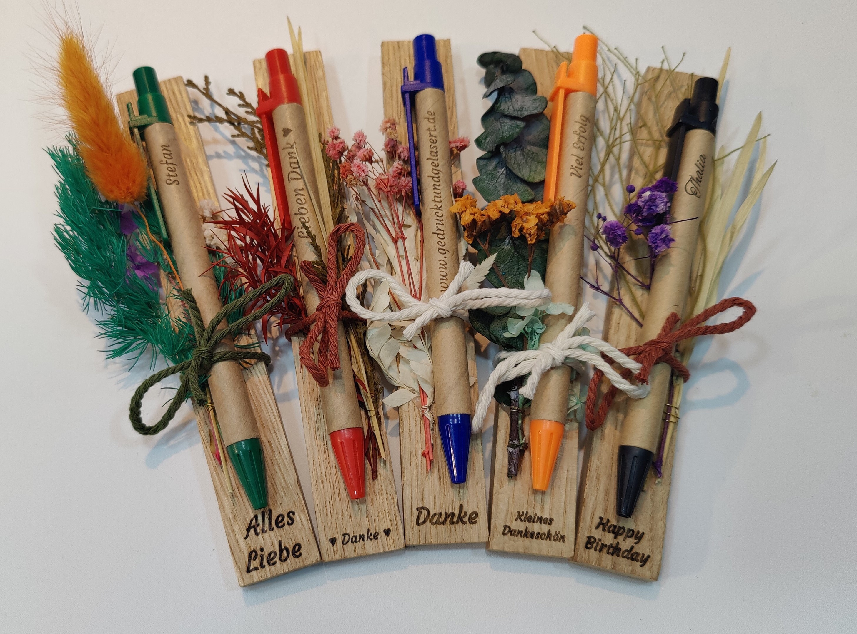 Kugelschreiber personalisiert Geschenk mit Trockenblumen Deko