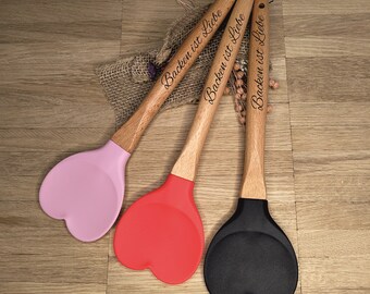 Teigschaber Silikonschaber Herz Silikonspatel 3 Farben zur Wahl  Holz backen, kochen ca. 27 cm lang mit Wunschgravur personalisiert Liebe