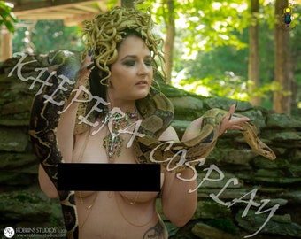 Medusa Nude - Etsy