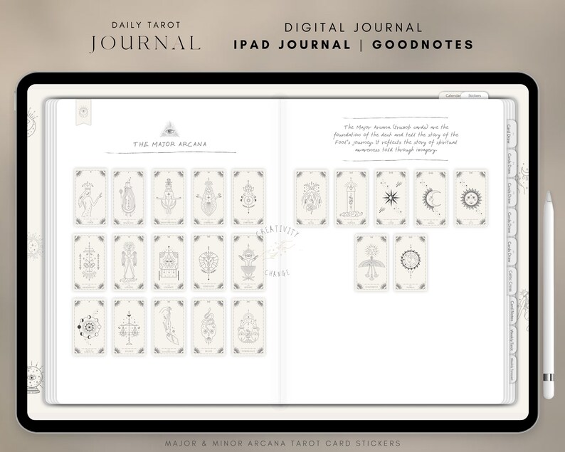 K&ouml;nnte beinhalten: Eine digitale Journal-Vorlage f&uuml;r iPad-Benutzer, die die Goodnotes-App verwenden. Die Vorlage bietet ein t&auml;gliches Tarot-Layout mit Aufklebern der Major Arcana-Karten. Der Text "DAILY TAROT JOURNAL" und "DIGITAL JOURNAL | IPAD JOURNAL | GOODNOTES" befindet sich oben auf der Seite. Der Text "THE MAJOR ARCANA" befindet sich in der Mitte der Seite. Der Text "MAJOR & MINOR ARCANA TAROT CARD STICKERS" befindet sich unten auf der Seite.