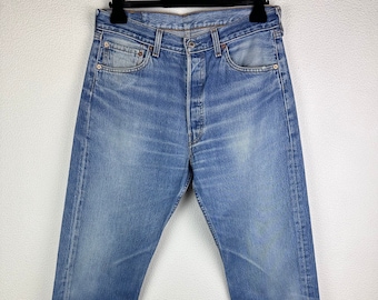Levis 501 jeans w32 L34 vintage 501s blu medio stonewash sbiadito Levi's denim gamba dritta con bottoni