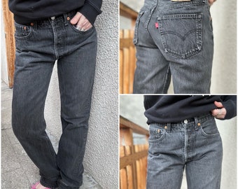 Levi's 501 Jeans W28 L34 Vintage verblasstes Schwarz 90er Jahre gerades Bein Knopfleiste Levis Denim Frankreich 1996