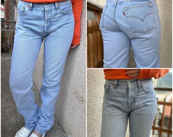 Levis 501 Jeans W27 L34 Vintage 501s hellblaue Stonewash-Jeans, verblasst 90er Levi's Denim mit geradem Bein und Knopfleiste, Frankreich 1999