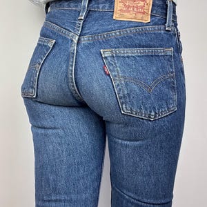 Levis 501 Student w24 L30 vintage jeans 501s dark blue stonewash faded 90s Levi’s denim straight leg buttonfly USA 1996