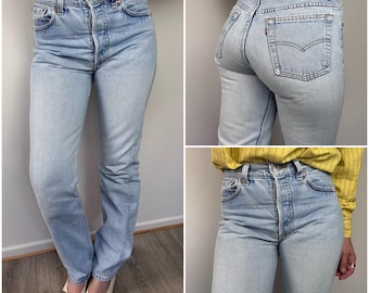 W30 L32 Levis 501 Vintage Faded Medium Blue Faded Made in USA 90s