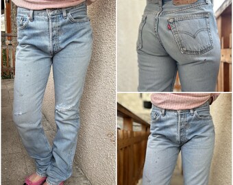 Vintage Levis 501 W27 L34 blaue Stonewash-Jeans, 90er-Jahre, gerades Bein, Knopfleiste, Levi's-Denim in Used-Optik, gebrauchter, gut getragener Denim, Frankreich 1995