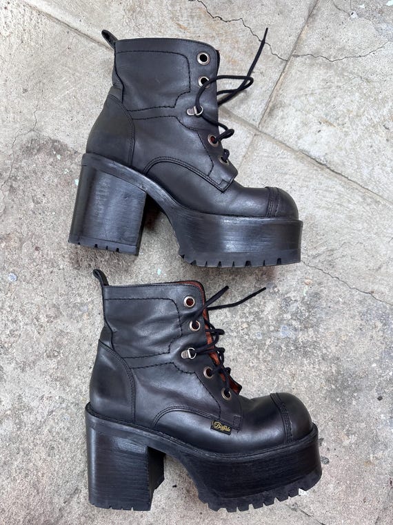 靴 80s Buffalo London Belted Highcut Boot 80s Buffalo London Belted Highcut Boot