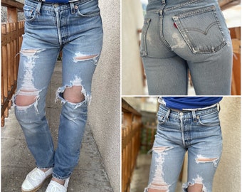 Levis 501xx jeans w26 L31 vintage 501s bleu stonewash délavé 90s Levi’s denim straight leg buttonfly distressed used destroy jeans well worn