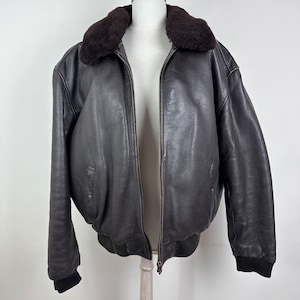 Levis vintage jacket bomber leather 90s dark brown XL col fourrure doublure en plume Levi’s marron foncé