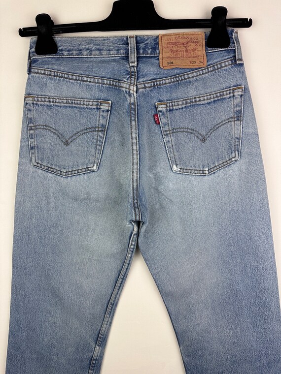 Levi’s 501 jeans w27 L34 vintage bleu moyen stone… - image 7