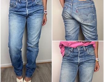 Levi's 501 Vintage W29 L32, mittelblaue Stonewash-Jeans, verwaschen, 80er Jahre, Levi's Denim, gerades Bein, Knopfleiste, 1983
