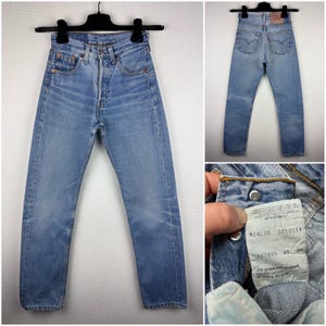 Levis 501 vintage w22 L30 blå stentvättade jeans 90-tals Levi's 501 denim knappgylf raka ben Frankrike 1998