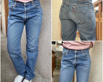 Vintage Levis 501 W28 L32 mittelblaue Jeans, Stonewash, verblasst, 90er-Jahre, gerades Bein, Knopfleiste, Levi's Denim, Frankreich