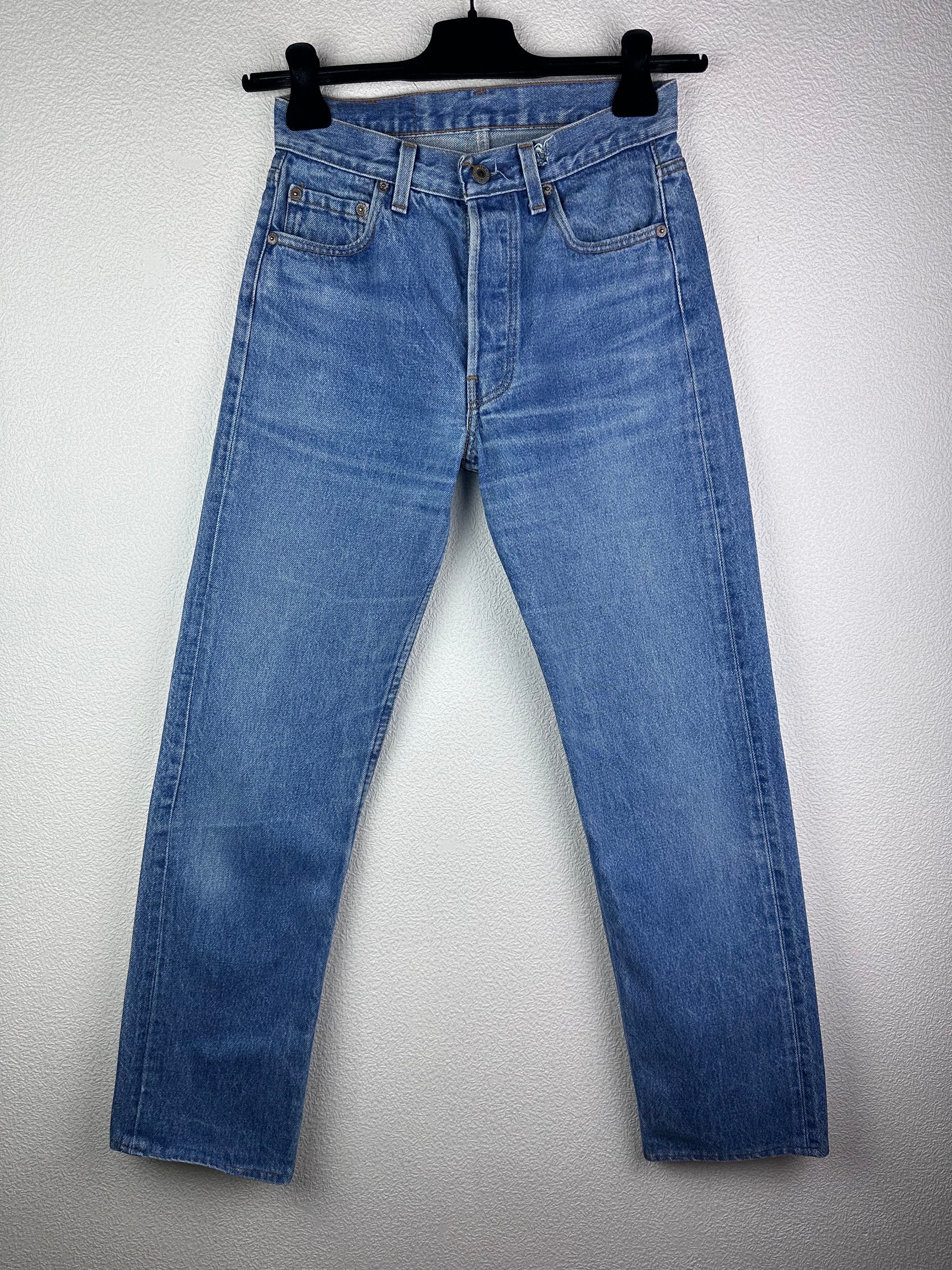 Levis 501 Vintage W26 L30 Medium Blue Jeans 80s Straight Leg Levis 501 Vintage W26 L30 Medium Blue Jeans 80s Straight Leg