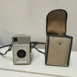 Kodak Brownie Vecta 127 film Camera. Fantastic retro camera 1950s photo photograph vintage with case