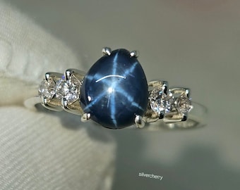 Natural Star Sapphire Ring: 14k White Gold, Diamond Accent