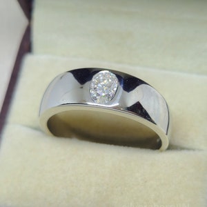 Moissanite Diamond Men&#39;s Ring: 925 Sterling Silver Statement Ring