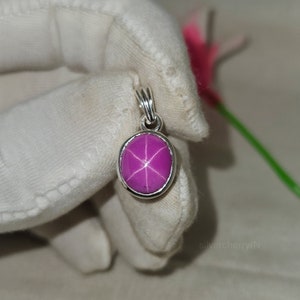 Lindy Star Sapphire Necklace: 925 Silver Cabochon Pendant