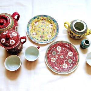 Vintage Mun Shou Porcelain: Hand-Carved China, 1970s Elegant Decor