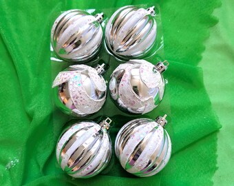 Winter Wonder Lane 6 Shatterproof Ornaments Mercury Glass Silver Glittery White Baubles NIB
