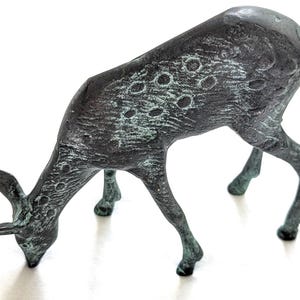 Midcentury Wild Deer/Fawn Feeding Fig 3D Handcraft Patina Copper Dark GreyVerdigris Retro Folk Art Realistic Country Winter/Christmas Décor