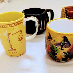 Taza de café Studio Pottery: Serpiente de cascabel, Zodíaco de Anthropologie, Otoño de Rae Dunn imagen 8