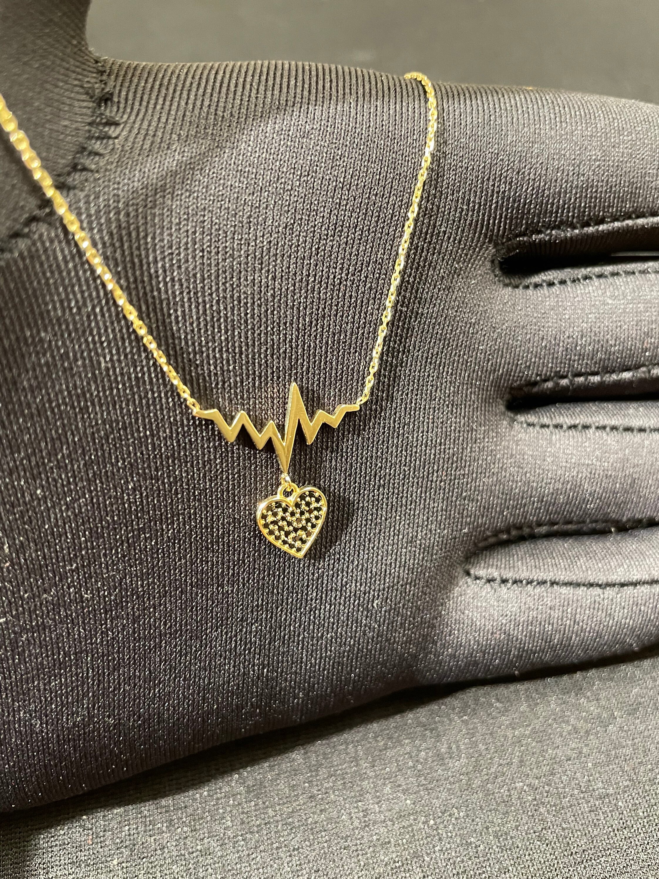 Necklace that beats with your heart Clearance