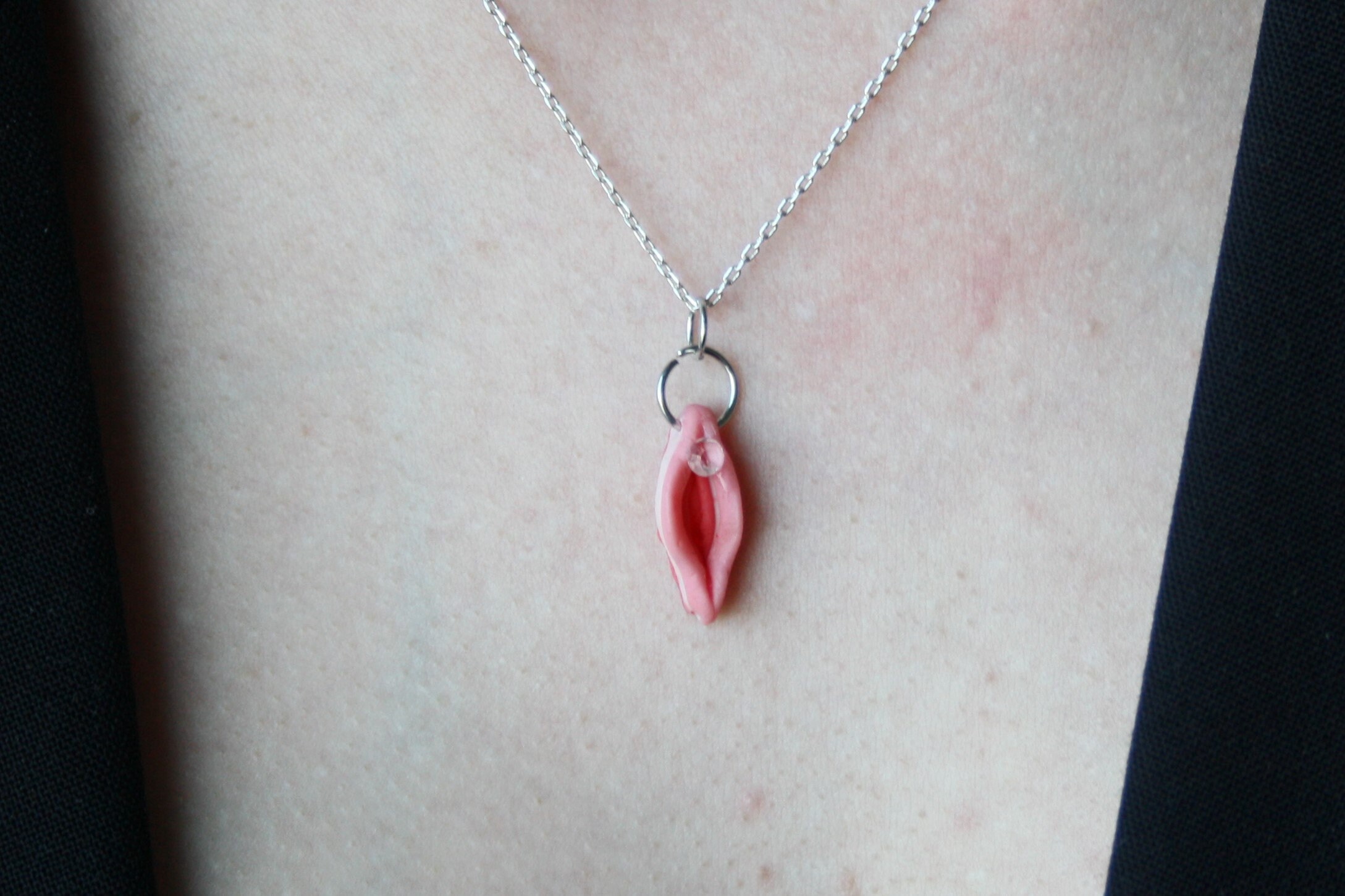 Vulva colgante de collar de vagina Etsy
