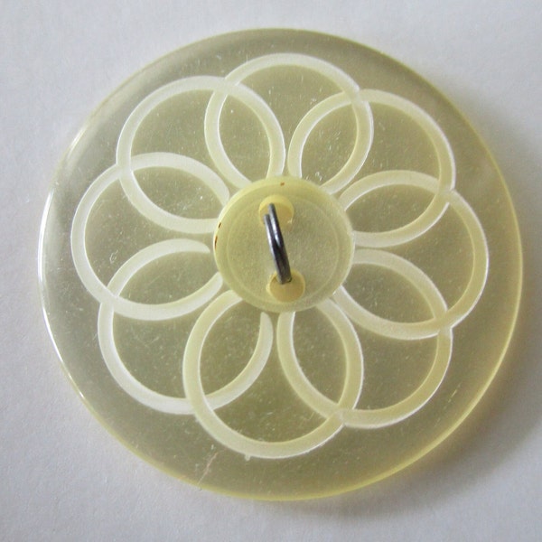 Large Vintage Etched White Plastic Button Focal Flower Pattern Lansing On Original Card NOS