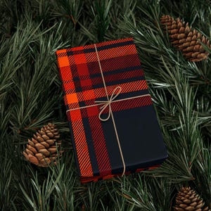 Festive Wrapping Paper, Holiday Gift Wrap, Christmas Wrapping, Plaid Wrapping Paper, Winter Decor, Eco-Friendly Gift Wrap