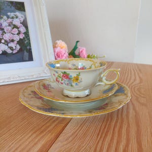 Vintage Bavarian Tea Set — Porcelain Teacup with Saucers and Floral Design