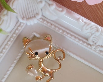 Cat brooch, Cute cat lapel pin, Cat lover gift for girl