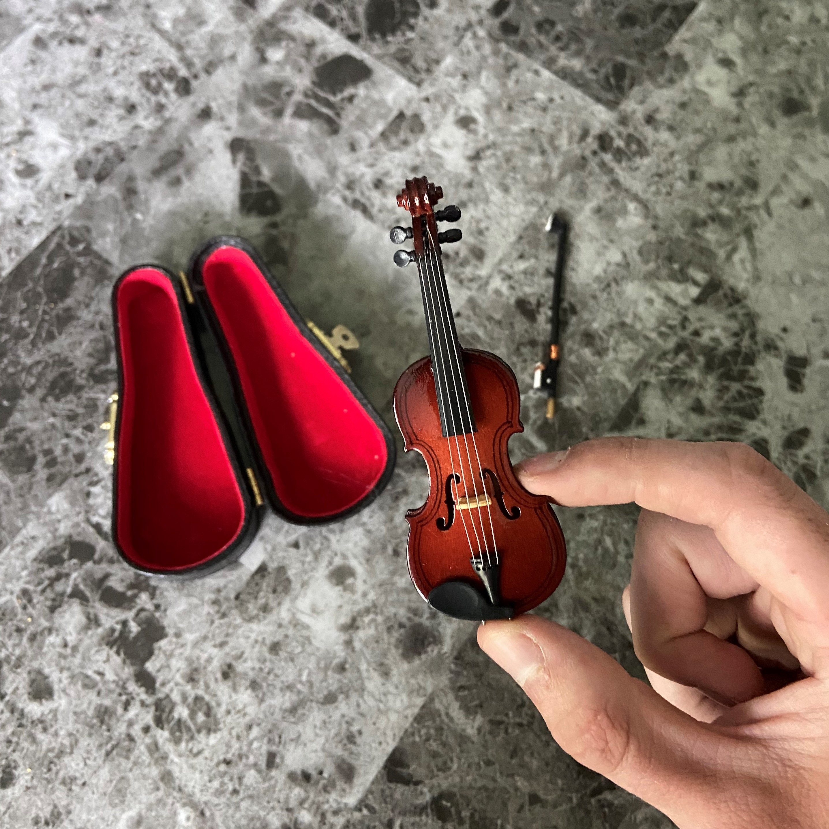 World's Smallest Violin Keychain Playable With Music Send Your Condolences  Novelty Prank Gag Funny Joke Gift Toy 
