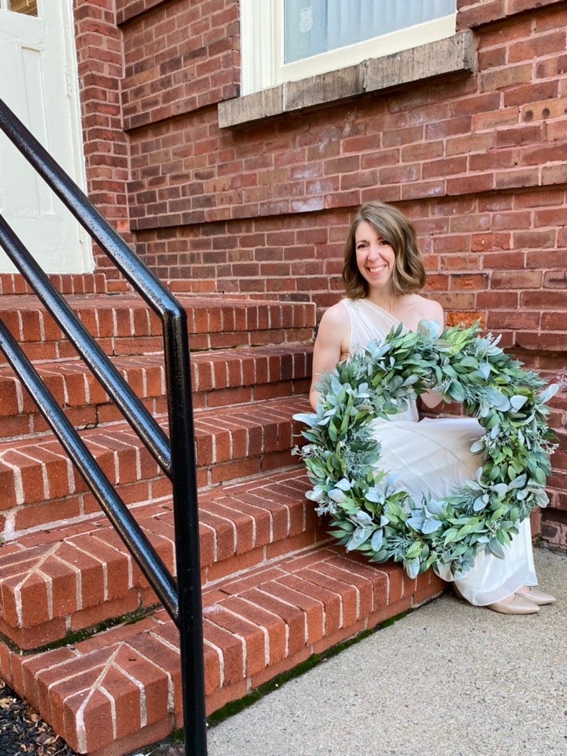 XL Lambs Ear and Seeded Eucalyptus Farmhouse Wreath, Large Yearround Greenery Wreath, Wedding Wreaths Front Door, Church Wreaths Inside imagem 7