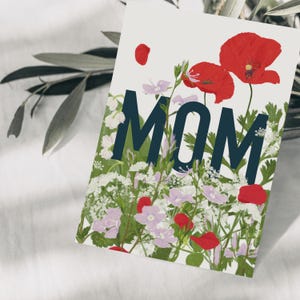 Cartão postal Mãe flores roxas vermelhas, desenho botânico desenhado à mão, cartão Dia das Mães, futuros pais, para nascimento, papel FSC