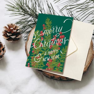 Biglietto pieghevole extra spesso Buon Natale, rami di abete con bacche rosse con busta, biglietto di Natale con scritte disegnate a mano
