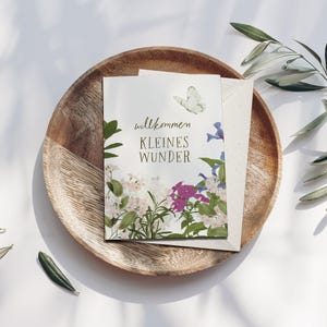 Klappkarte willkommen kleines Wunder mit Blumen und Schmetterling mit Umschlag, Karte Geburt, handgezeichnete Grußkarte, FSC Papier