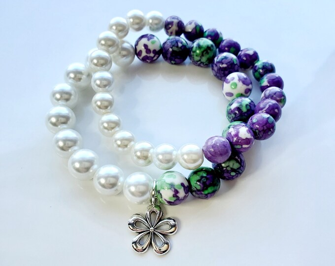 Glass and pearl bracelet set with silver flower charm