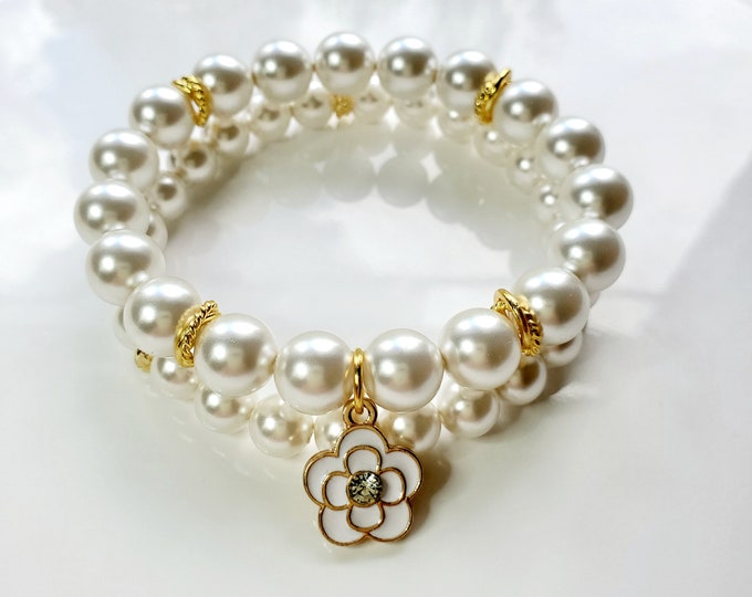 White preciosa Crystal pearl bracelet set with flower charm