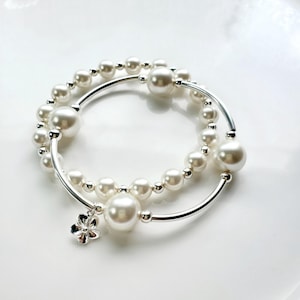 Oostenrijkse kristalwitte parel "Tel je zegeningen"-armbandduo met sterlingzilveren bloembedel