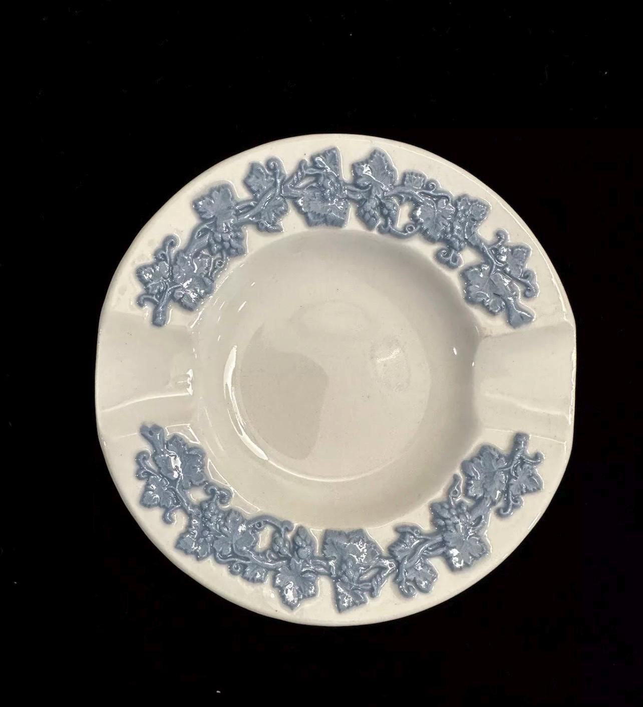Vintage Wedgwood Etruria Barlaston Embossed Queensware Porcelain 4 in. Round Ashtray England
