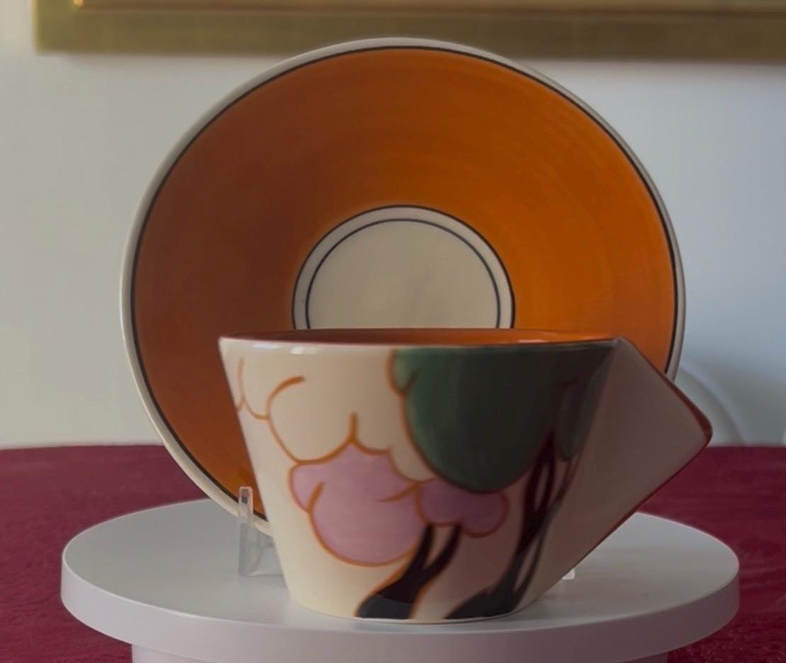 【貴重】Clarice Cliff/クラリス・クリフ 陶芸 作品集 陶器 アール・デコや花模様の陶器を生み出した クラリス・クリフが夢見た世界 -