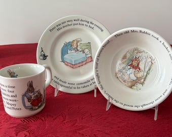 Juego de vajilla infantil de cerámica de Peter Rabbit: taza, plato y cuenco, marca Wedgwood, vintage de 1992.